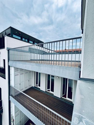 Provisionsfrei: Außergewöhnliche Dachgeschosswohnung mit Blick über Berlin und toller Dach-Terrasse – Balkon + Dachterrasse Innenhof