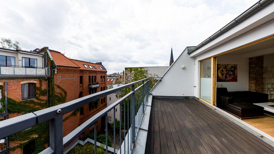 Elegante hochwertige DG-Wohnung nahe Kollwitzplatz – Terasse
