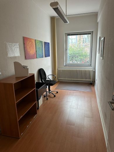 „The Flow-Hub“ – Industrielle Eleganz für kreative Köpfe – Büro 1