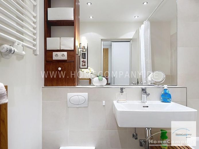 Przestronne, w pełni umeblowane mieszkanie jednopokojowe z balkonem w Germering – 67809e949a9a33954b26704d5b3abb410b6b1311.jpg