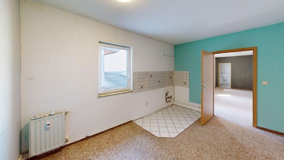 Haus mit Gewerbe + Wohnung in Köthen Innenstadt 1A-Lage - Ideal für Selbstständige oder Investoren – Küche im OG