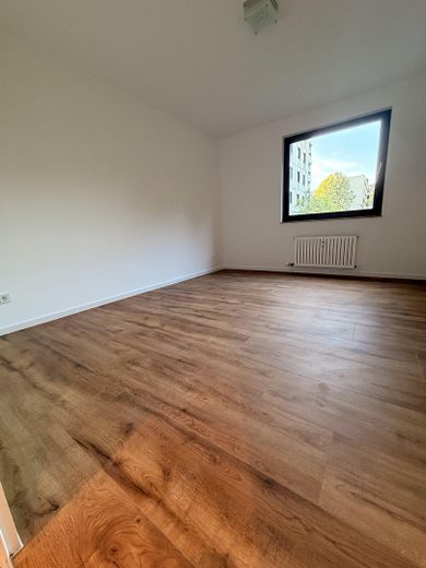 Sogno abitativo inondato di luce a Köln Weiden – spazioso appartamento di 3 locali con balcone – Schlafzimmer