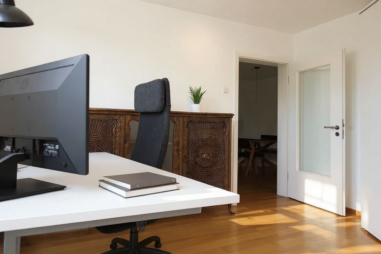 4-Zimmer-Wohnung mit Balkon und Fußbodenheizung in Augsburg – Arbeits-/Kinderzimmer