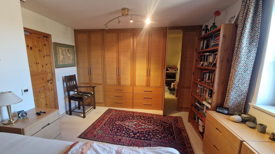 Begehbarer Kleiderschrank