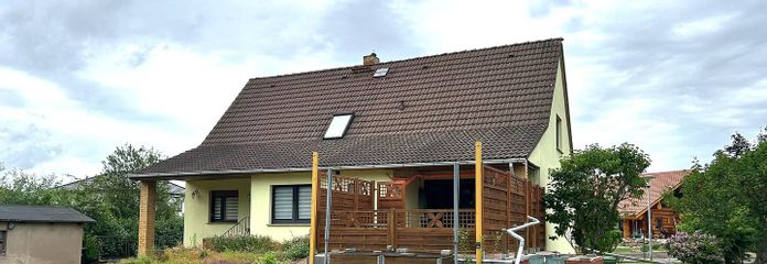 RESERVIERT: 160 m² Wohnfläche, 879 m² Grundstück: Viel Platz für Familie, Arbeit und eigene Ideen – Garten- und Rückansicht