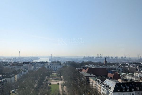 Über den Dächern Hamburgs - repräsentative Bürofläche mit Panoramablick