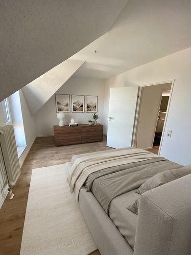 Schlafzimmer 1 (KI-möbliert)