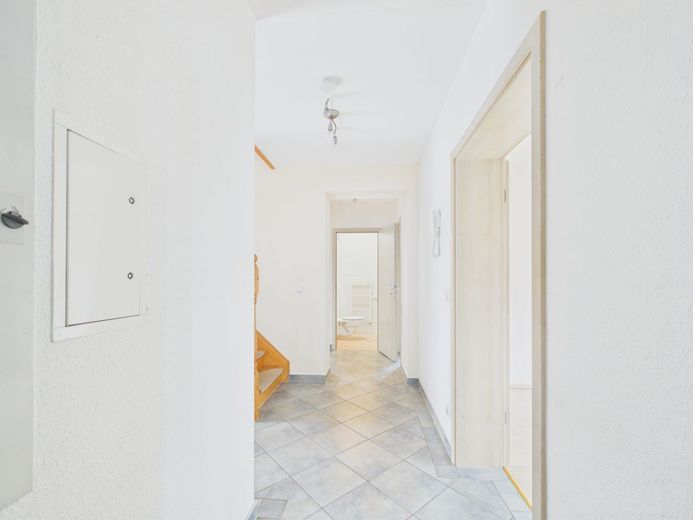 Einfamilienhaus mit 5 Zimmern in der Nähe der Sreewaldstadt Lübben – Flur EG