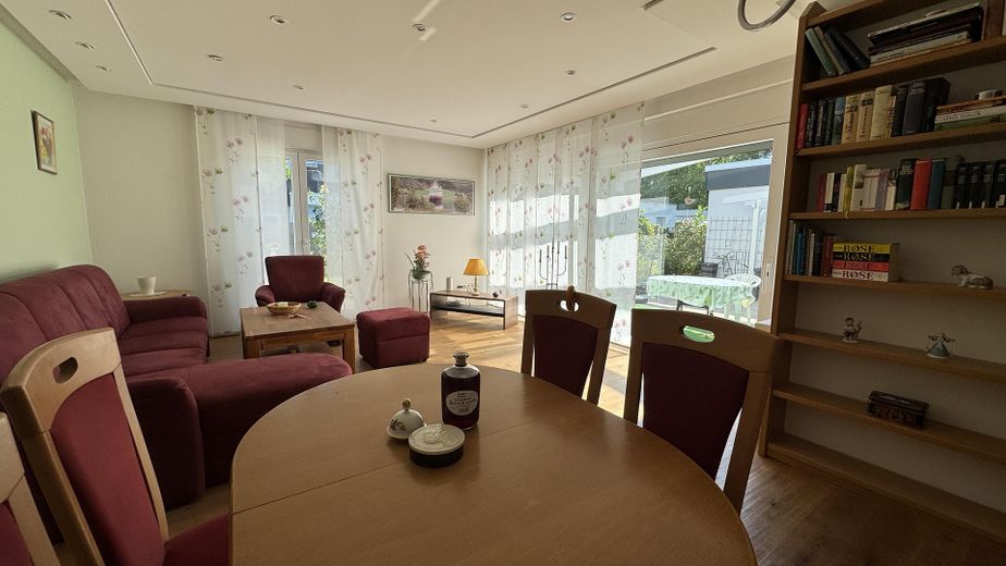 Waldrand Bungalow zu den Fischteichen incl. Strom – Wohnzimmer