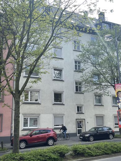 Innenstadt Ost am Westfalenpark: 3,5-Zi.-Wohnung mit Südwestbalkon und Küche! – Hausansicht