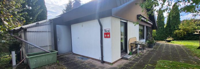 Westseite mit Terrasse