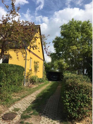 Vermietetes Reihenendhaus | *provisionsfrei* | 800m zur Ostsee | Niendorf/Hohenkirchen – Ansicht Auffahrt