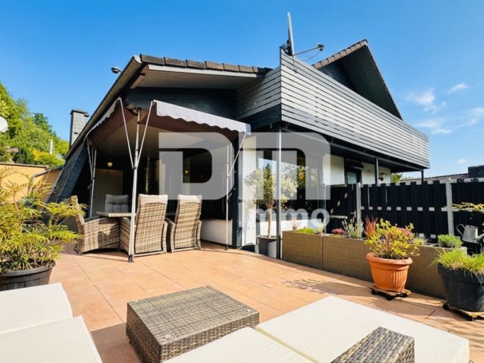Sueño compacto de vivienda, ampliamente renovado, en plena naturaleza, con gran jardín y muchos extras – Foto 1