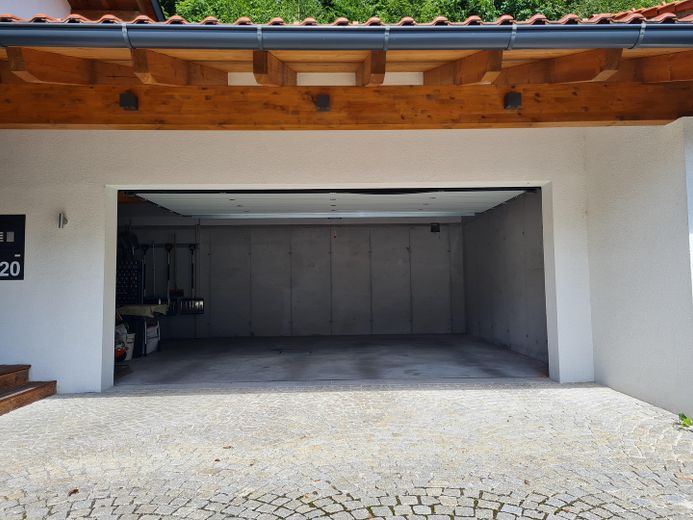 Detached house designed for two generations with mountain views in a sunny location – PRIVATE SALE – Doppelgarage
