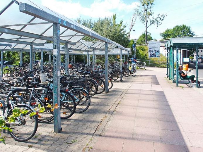 Schildow, Tschaikowskistraße, Komponistenquartier, provisionsfrei – Fahrradstellplätze am Bahnhof