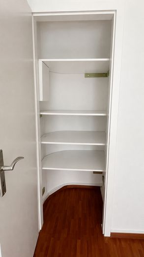 Keyifli 42 m² – merkezi konumda 2 odalı çatı katı dairesi – Abstellkammer