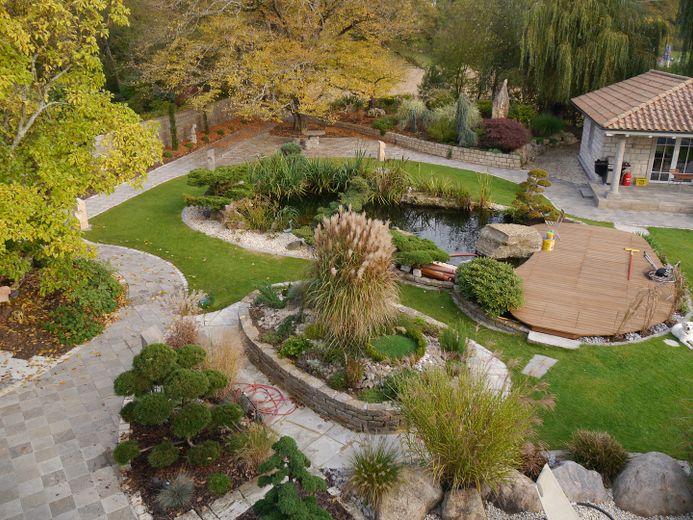 Gartenblick vom Badezimmer aus