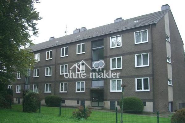 frisch renovierte Whg. mit Balkon in gepfl. 6-Familien-/Doppelhaushälfte in Dortmund-Sölde