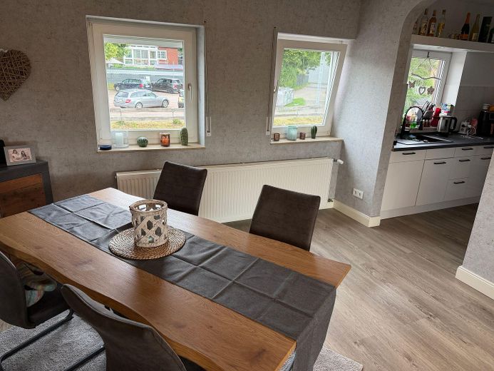 Wohnung mit 70m² Terrasse – Essbereich