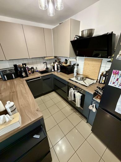 Gut geschnittene 2-Zimmer-Wohnung mit Balkon & Einbauküche in zentraler Lage von Pulheim – Küche