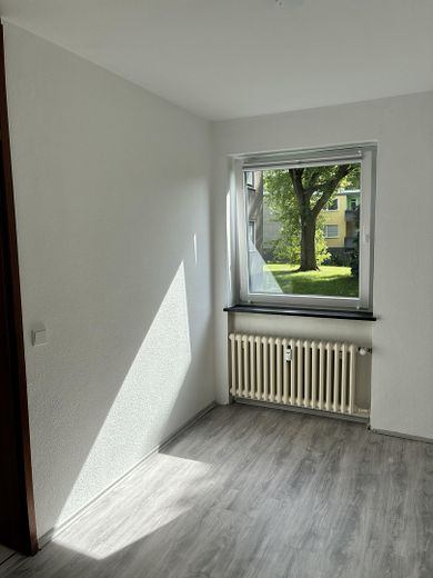 Großzügige 4,5-Zimmer-Wohnung mit Balkon und Blick ins Grüne – Kinderzimmer_1