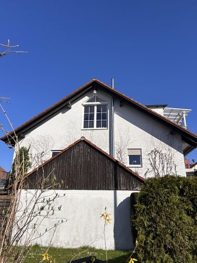Außenansicht Westen mit Garage