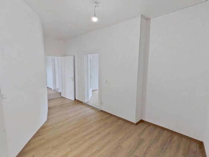 Light-filled GEM OF A HOME: Attractive 3-room apartment with BALCONY in Nuremberg – Flur
