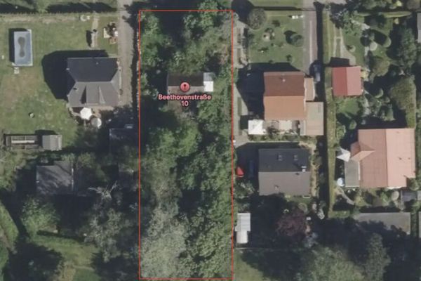 Baugrundstück von 1049 m² auch teilbar mit Altbestand in Altlandsberg