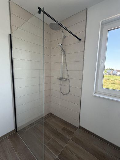 Großzügige 2-Zi. Neubauwohnung Hückelhoven – Bad, ebenerdige Dusche