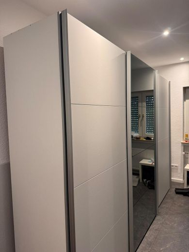 Mooie lichte 2,5-kamerwoning aan de wandelroute Siebenmühlental – Kleiderschrank
