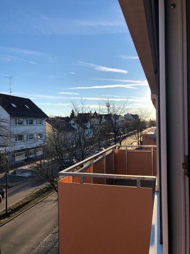 Zadbane, nowocześnie zmodernizowane / najlepsza lokalizacja / komfort mieszkania / możliwość wynajmu i potencjał wzrostu wartości – Blick nach draußen