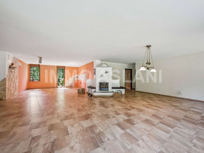 Quattro garage. Sauna. Camino. Terreno di 1.470 m². E 225 m² per le vostre idee a Chemnitz-Rabenstein – Foto 1