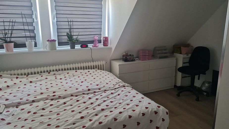 Sanierte 3,5-Zimmer-Wohnung in ruhiger Sackgassenlage – Zimmer 1