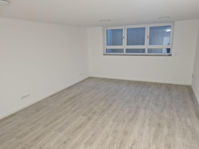 **Neubau Erstbezug, Traumhafte und moderne 4-ZIMMER EG.-Maisonette Whg. in Bischofsheim** – Schlafzimmer 2