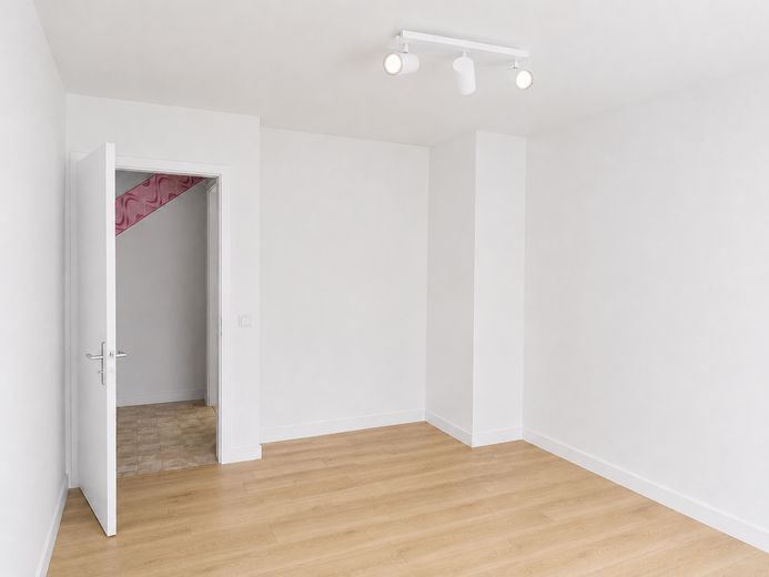 Erstbezug | Hell | Neue EBK | Stellplatz – Büro/Wohnzimmer - Visualisieru