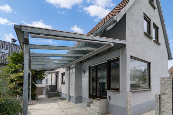 Großzügiges teilrenoviertes Einfamilienhaus in ruhiger Lage in Filderstadt-Plattenhardt