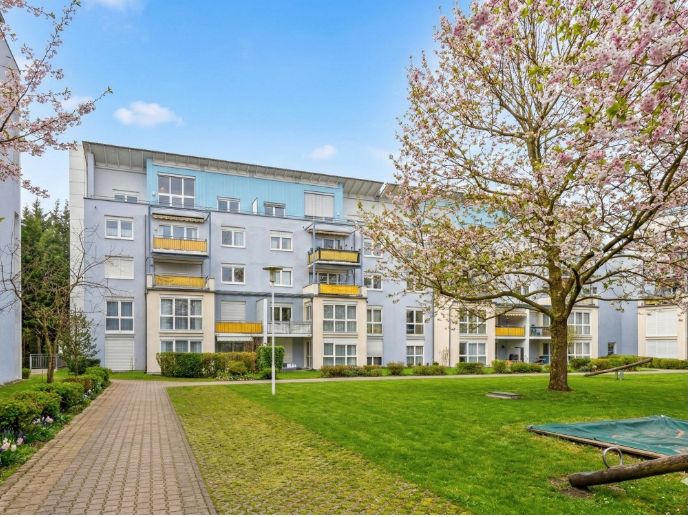 WOHNEN MIT WEITBLICK – STILVOLL, MODERNISIERT UND ZENTRUMSNAH IN RHEINFELDEN – Innenhof Ost
