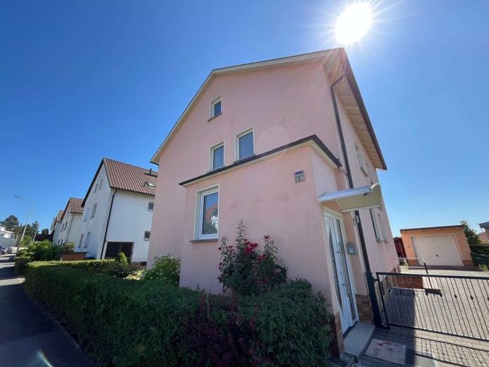 Accogliente appartamento di 2 locali con cucina componibile nuova a Neustadt! – Photo 1