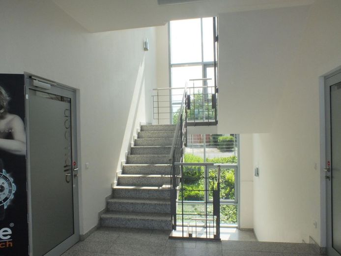 Repräsentative Büroflächen im "Series-A-Campus" – Treppenhaus