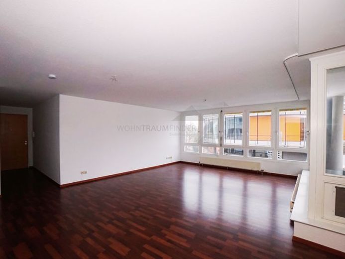 Sonnige Eleganz über den Dächern Zwickaus – Stilvolle 4-Zimmer-Wohnung mit Platz zum Leben – Foto 1