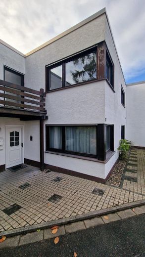 Großzügiges Reihenmittelhaus mit 222m² in Muffendorf, Einliegerwohnung und sonnigem Atriumgarten – Willkomhttps://media.ohne-mmen