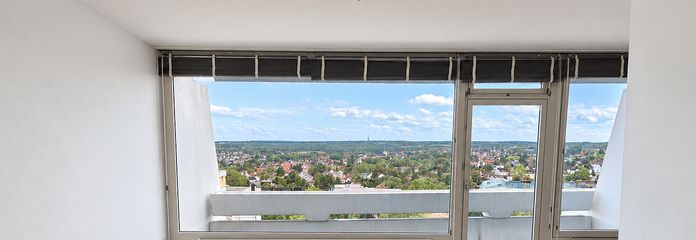 Luminoso piso dúplex de 3 habitaciones recién reformado con balcón en Mainz-Finthen – Wohnzimmer