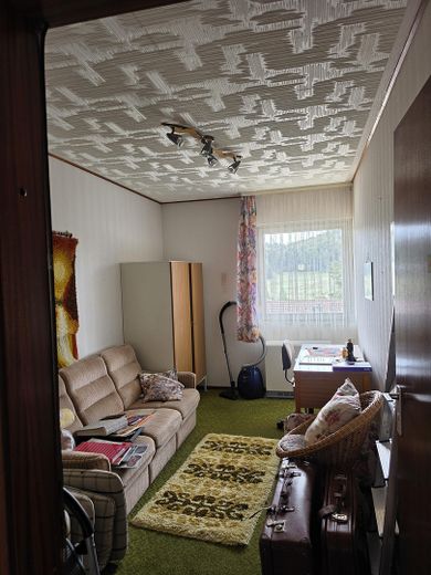 Provisionsfrei: Großzügiges Einfamilienhaus in ruhiger Aussichtslage mit teilbarem Großgrundstück – Kinderzimmer Süd mit Ausblick
