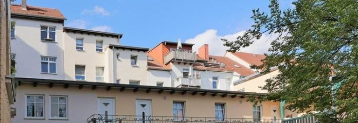 (EF1153_M) Єна: центр, невелика художньо мебльована квартира з місцем для відпочинку у тихому внутрішньому дворі, прибирання включено.