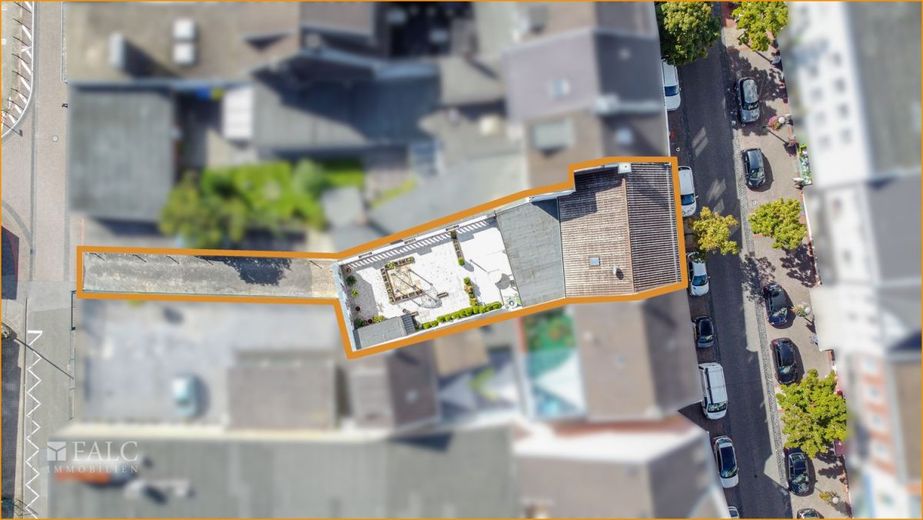 Zentraler geht es nicht - nur einen Schritt in die Fußgängerzone – Drohnenfoto