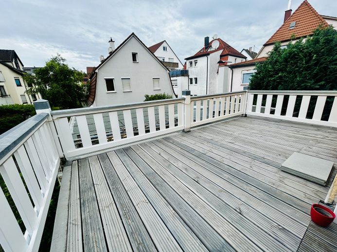 Raumwunder: Haus mit 6,5 Zimmern, hochwertiger EBK in Citylage – Große Terrasse