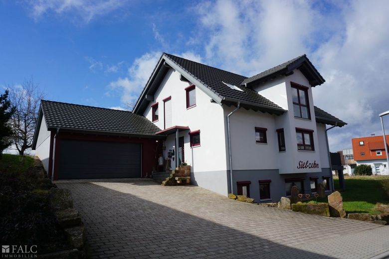 Ansicht vor dem Haus