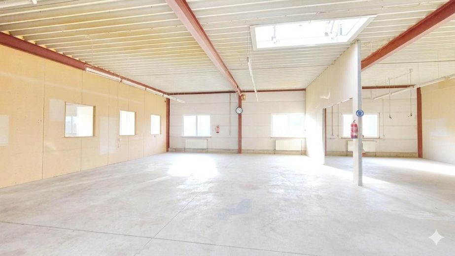 Gewerbehalle mit Ausstellungsfläche, Werkstatt und Büro in Wolfenbüttel-Linden – Halle 2