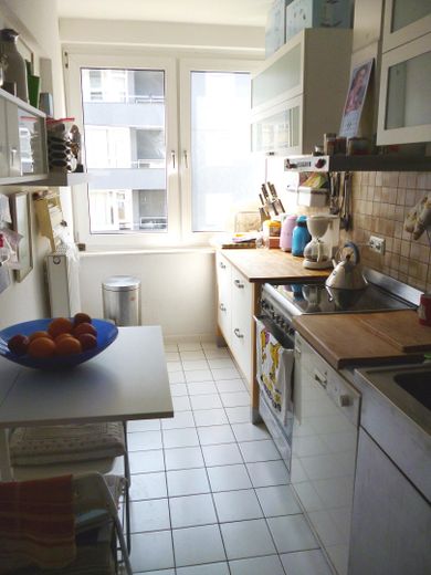 Schöne optimal geschnittene Dreizimmerwohnung, 76 qm, in Düsseldorf Flingern-Nord. – Küche