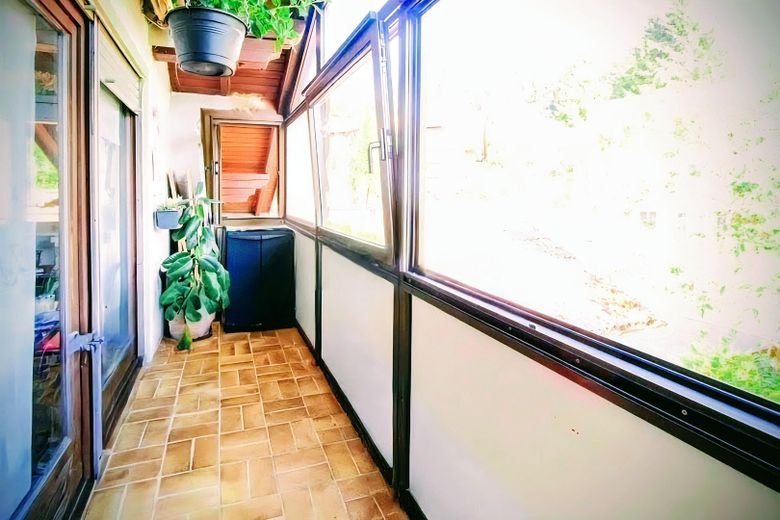 Haldenwang: freie 4 Zi- DG-Wohg.,99qm,Balkon, 1Garage,1Stellplatz, Keller – Balkon  "Wintergarten"